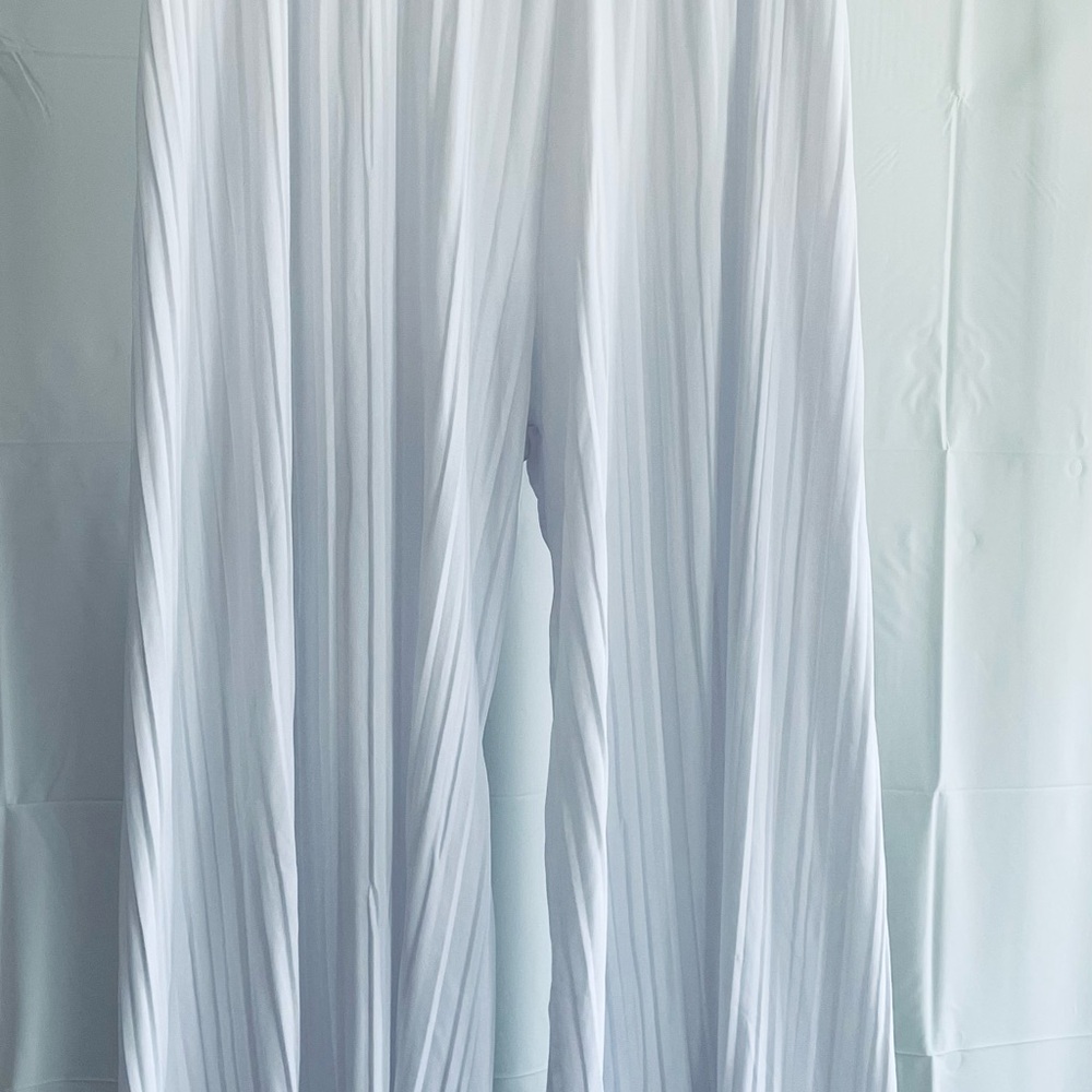 Elegant White Pleated Women's Pants